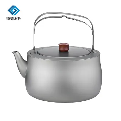 ভাঁজ হ্যান্ডেল এবং ফিল্ট সহ টাইটানিয়াম কেটলি